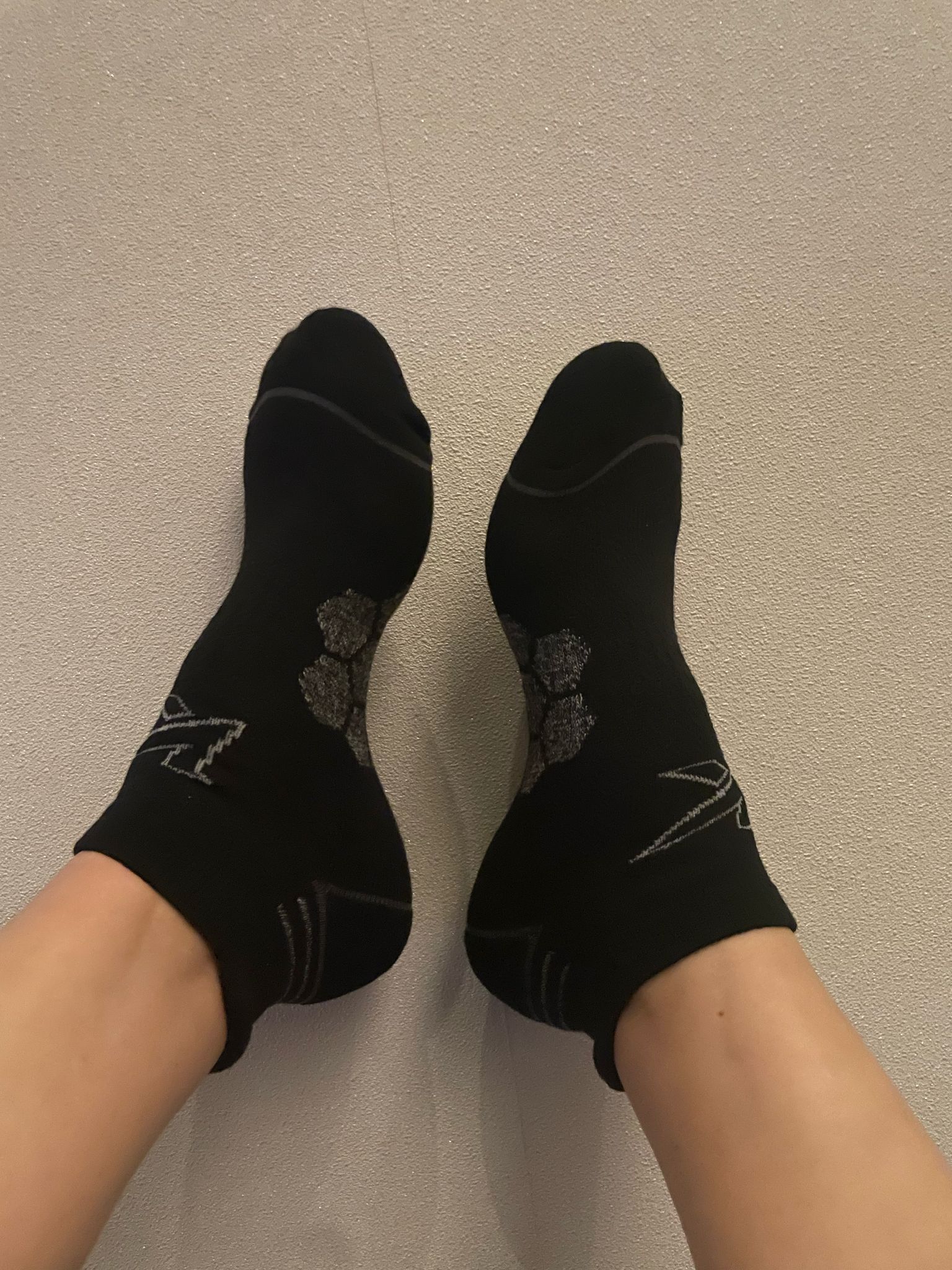 Schwarze Söckchen von Cassie  